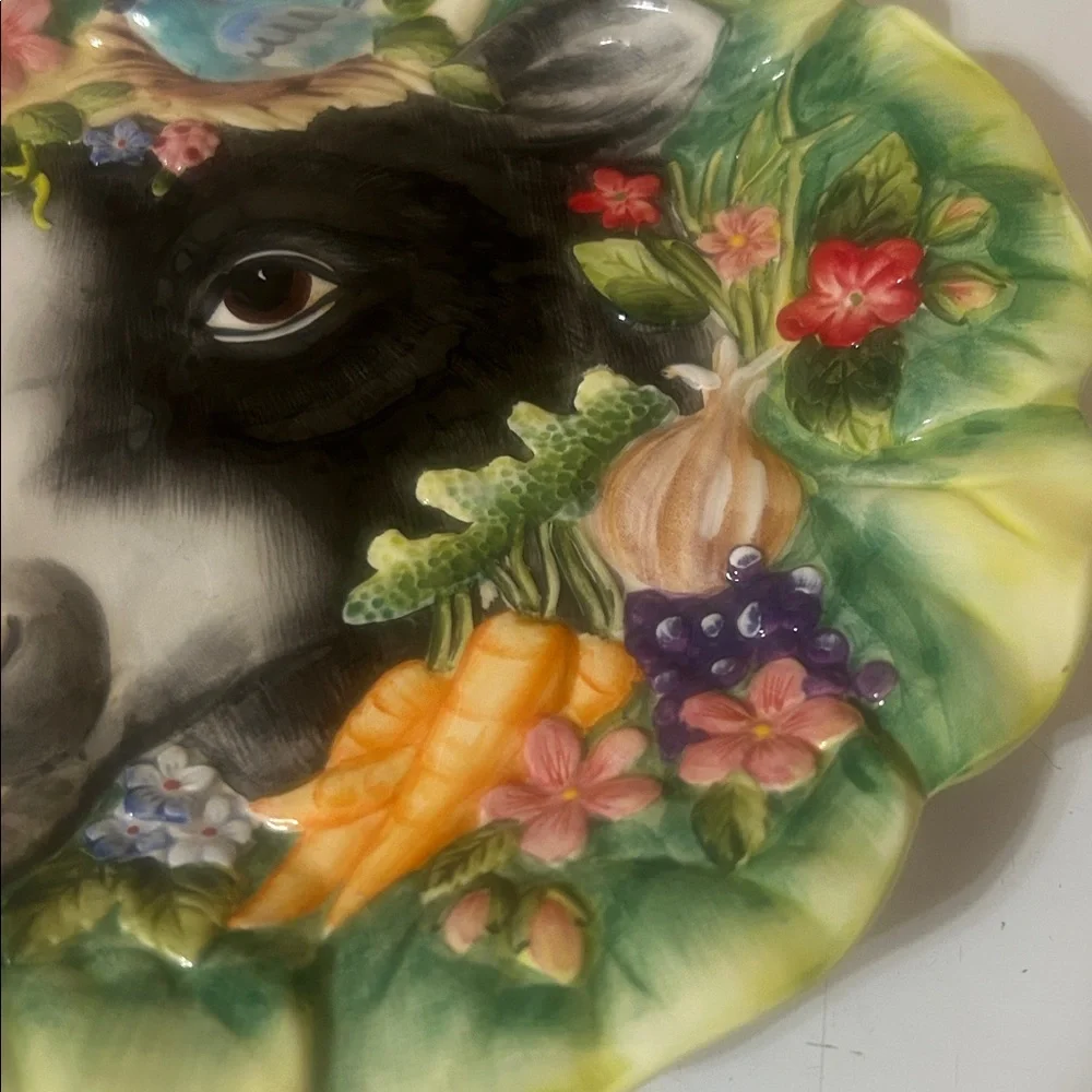 Fitz and Floyd Country Chic Handcrafted Detailed Plate with cow bird & flowers - Picture 2 of 6